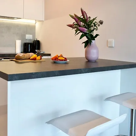 Marina Mokotow P&o Serviced *